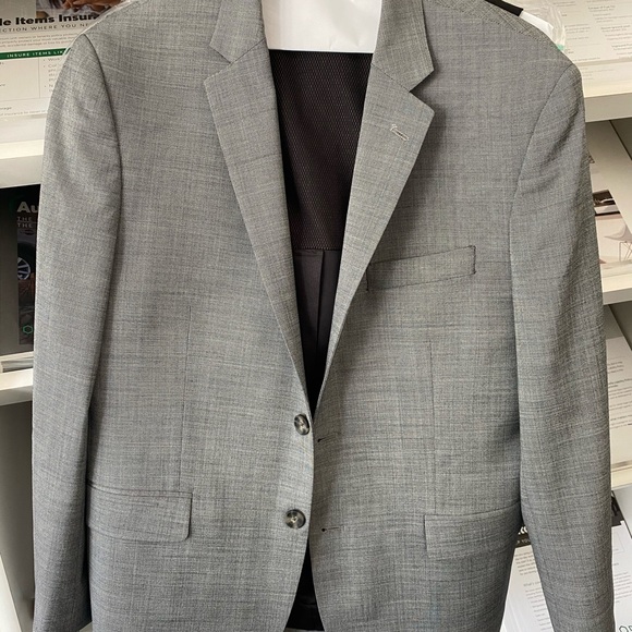 Kenneth Cole Men’s 3 Piece Suit - Picture 4 of 7